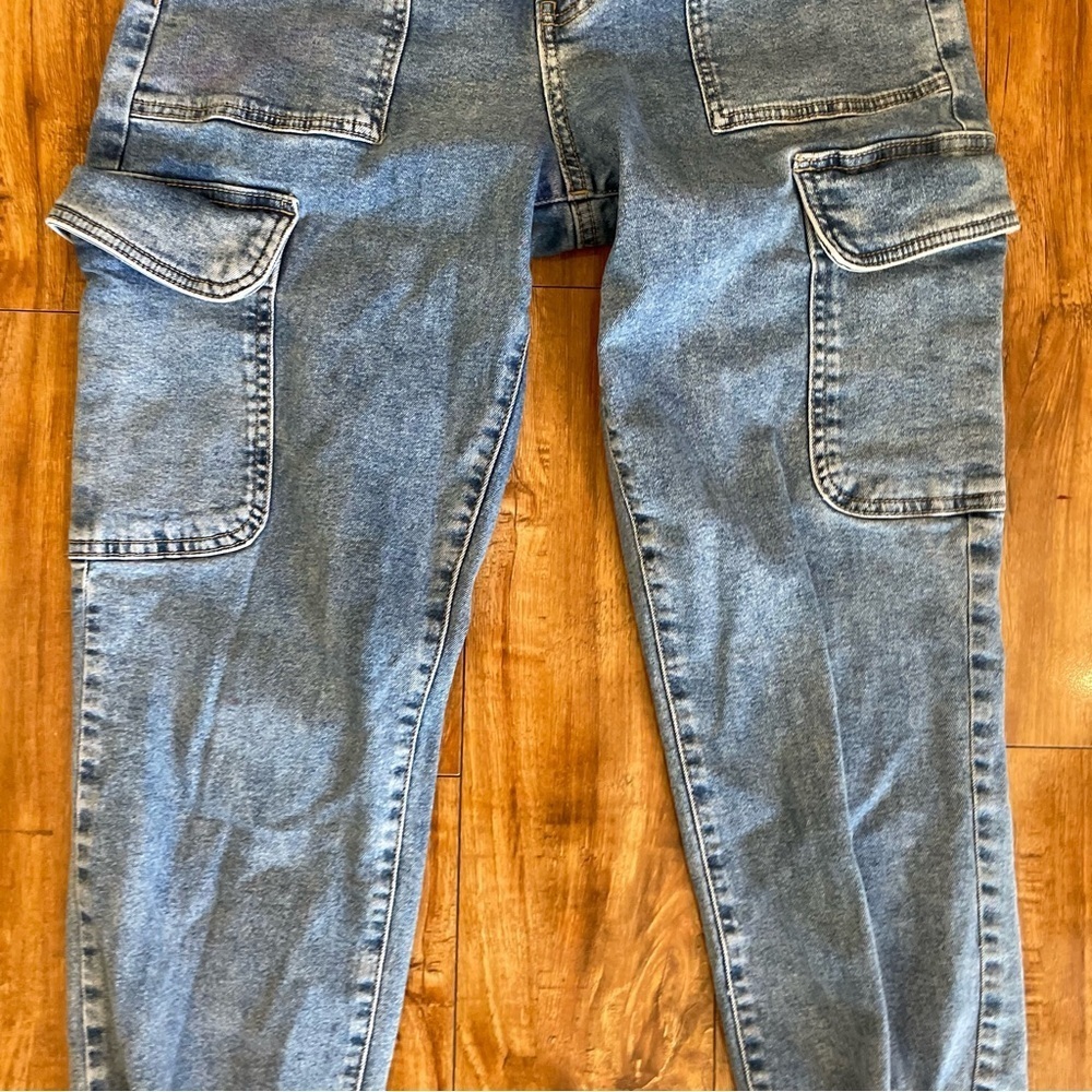 SO Women’s Blue High Waist Mom Jean Denim Cargo Joggers Pants Size 5 27 - Picture 3 of 10